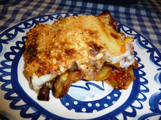 Moussaka met aardappel, aubergine en courgette