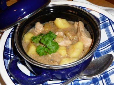 Schnitzelreepjes met cider, appel, rozijnen en kaneel