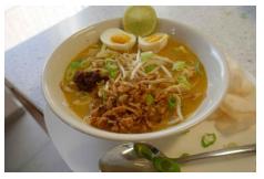 Laksa Betawi ( Javaanse maaltijdsoep met kip en mie)