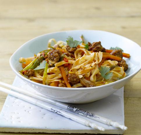 Azia bolo met  rundergehakt en eiermie