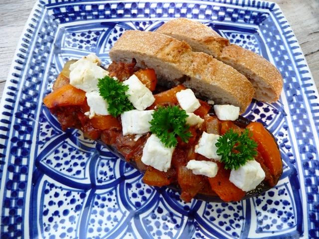 Melitzánes yemistés (Grieks gevulde aubergines)