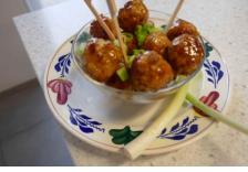 Kip balletjes in teriyakisaus.