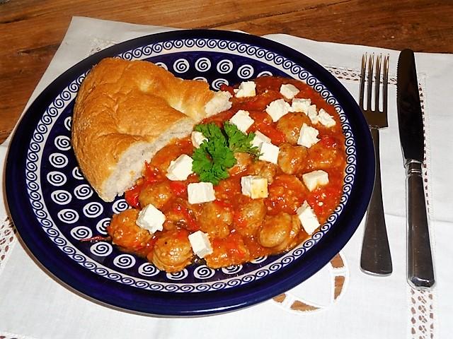 Grieks pittig stoofje met paprika, tomaat en feta