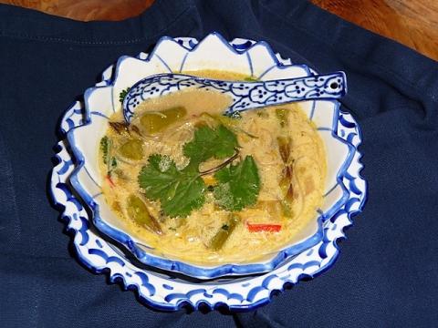 Thaise groentesoep met groene asperges