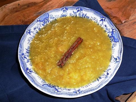 Rabarbercompote met appel en kaneel