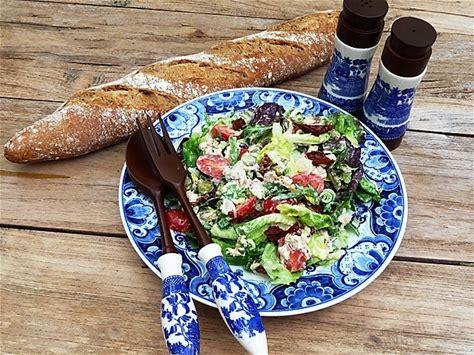 Snelle maaltijdsalade met makreel