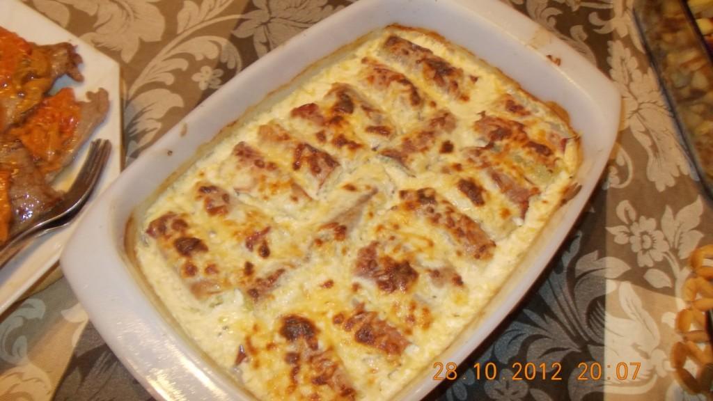 Gevulde prei met rauwe ham in kruidenroomsaus