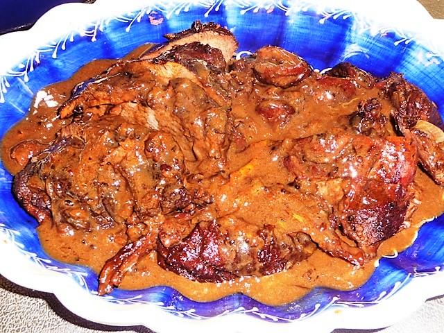 Reebout in rode wijnsaus