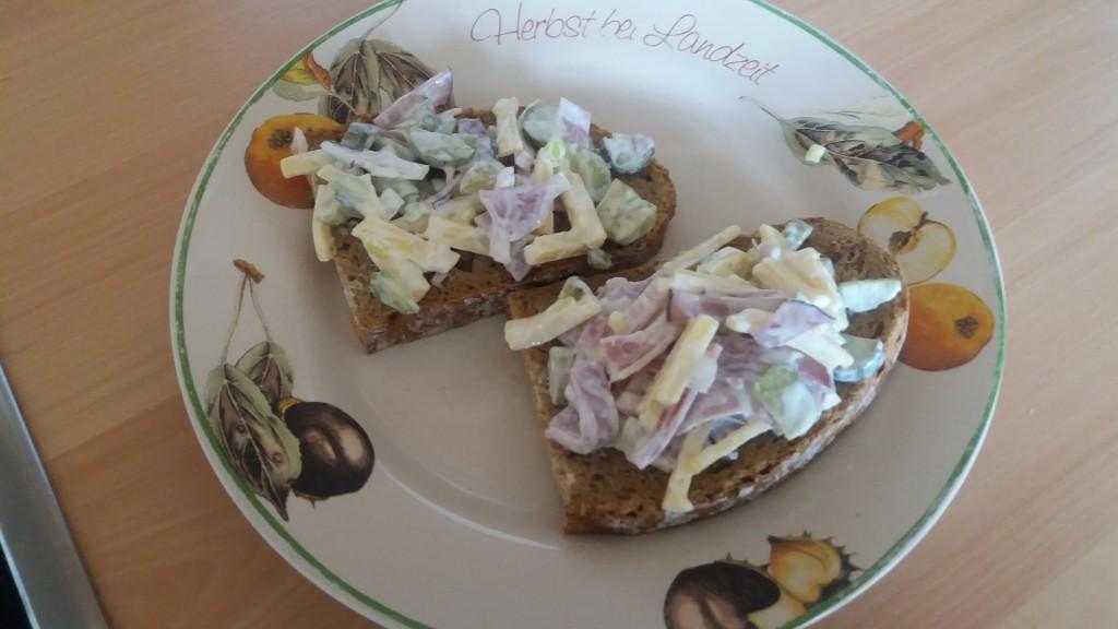 Beenham-kaassalade als broodbeleg uit eigen keuken