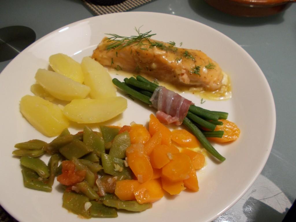 Langzaam gegaarde zalmfilet met lemoncurd en dille