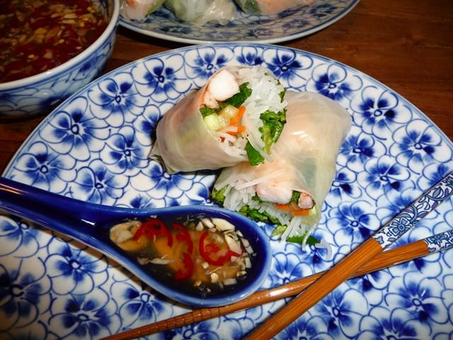 Vietnamese rijstvelloempia's Goi Cuon met Nuoc Cham