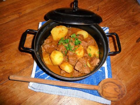 Bográcsgulyás (Hongaarse goulash)