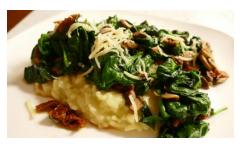 Risotto Rapido met spinazie, champignons en zongedroogde tomaat.