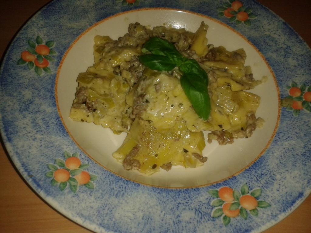 Ravioli in romige prei-gehakt-pesto-saus