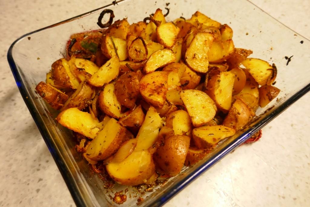 Kruidige Bildtstar aardappelwedges uit de oven.