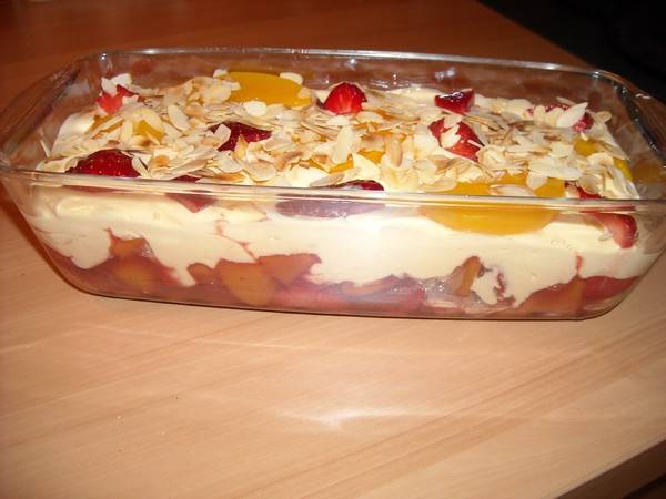 Zalige trifle met mascarpone, advocaat en fruit