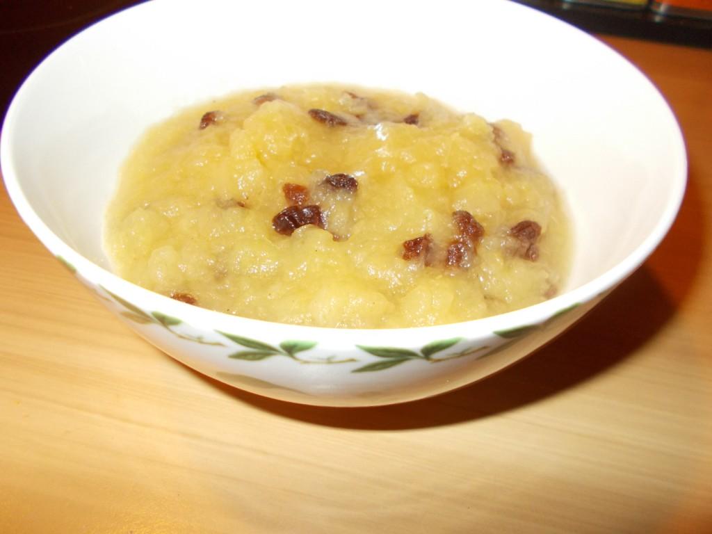 Appelcompote met kaneel en rumrozijnen