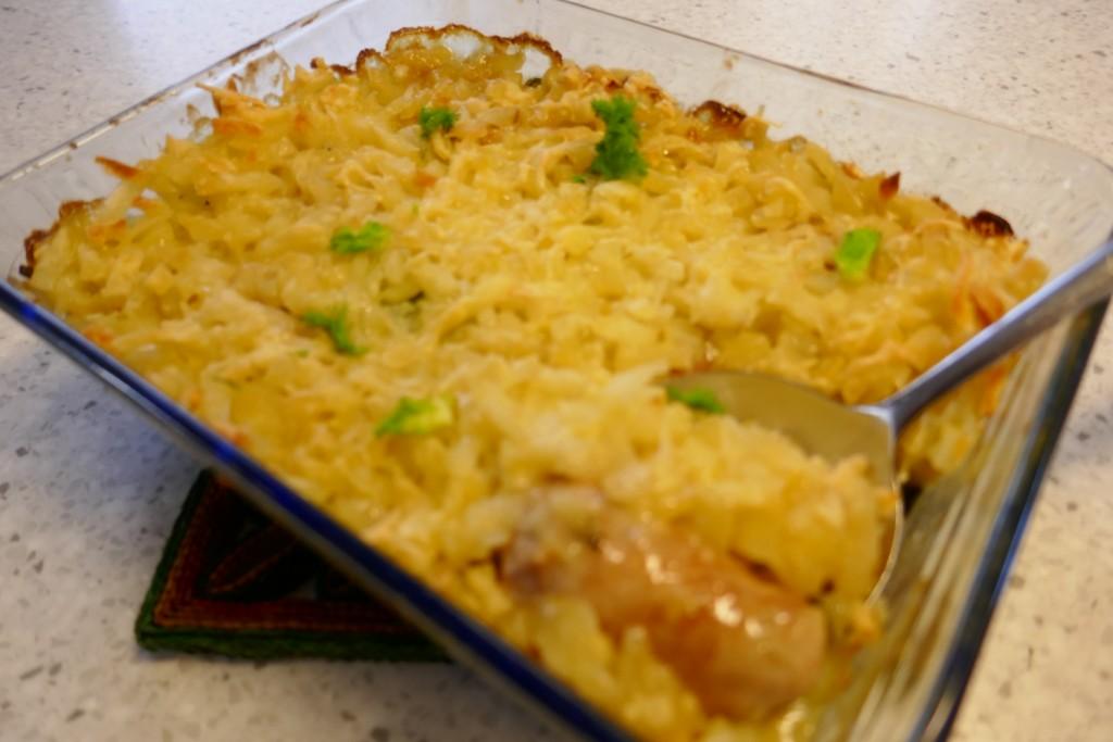 Rösti ovenschotel met venkel, spinazie en kipsaucijsjes.