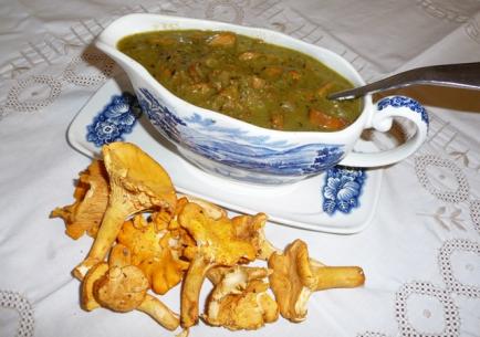 Saus met cantharellen en truffelpesto