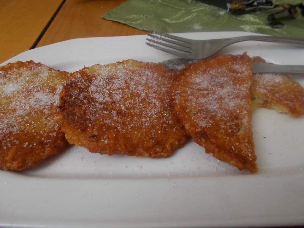 Aardappelpannenkoekjes, Reibekuchen of Kartoffelpuffer