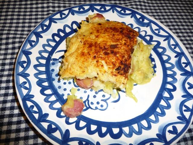 Ovenschotel met Friese nagelkaas, droge worst en spitskool