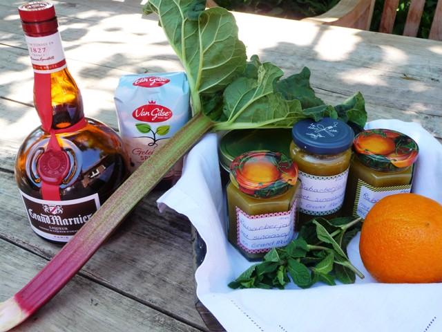 Rabarberjam met sinaasappel, munt en Grand Marnier