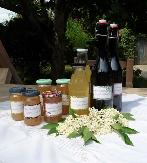 Vlierbloesemsiroop en vlierbloesemgelei