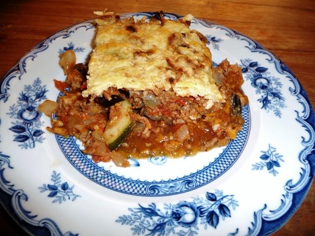 Mediterrane ovenschotel met aubergine, courgette en gehakt