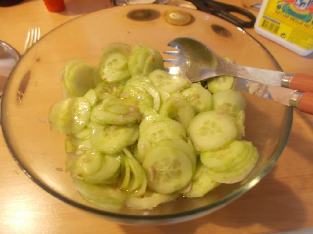 Pittige zoetzure komkommersalade 