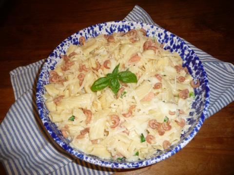 Pasta met asperges, zalm en garnalen