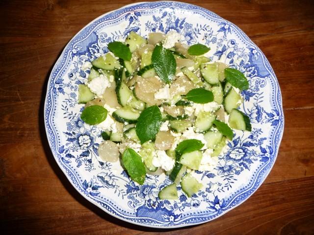 Salade met komkommer, yacon en feta