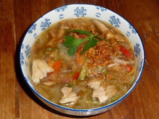 Kippen/groentesoep met Chinese kool
