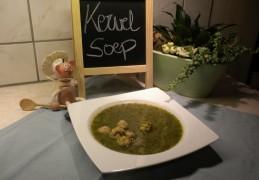 Soep : chervil soup with meatballs