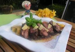 Eendeborst filet met uien- frambozen confituur
