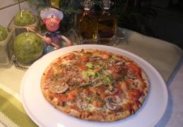 Pizza met grijs garnalen en rivierkreeftjes