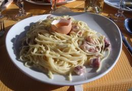 Spaghetti carbonara à la Gigi in Port-Juan