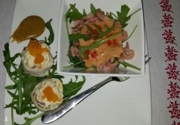 Voorgerecht met Hollandse garnalen cocktail en zalm hapje