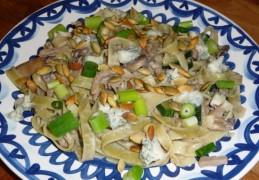 Pasta met paddenstoelen en courgette