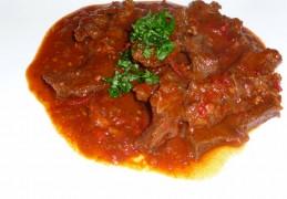 Hongaars stoofvlees: Pörkölt (Goulash)