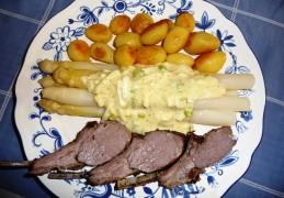 Asperges met ei/mosterd saus