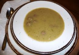Romige soep met broccoli bloemkool en (knol)selderij