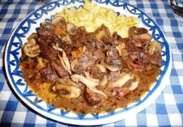 Italiaanse paddenstoelenstoof (Spezzatino con funghi)