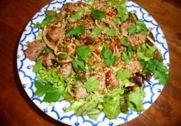 Salade met Thaise biefstukpuntjes