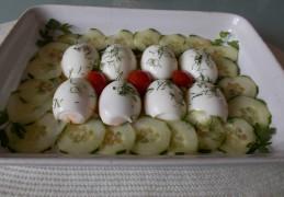 Halve eieren in een heerlijke marinade