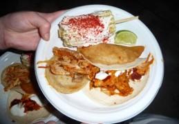 Geroosterde maïskolven op z'n Mexicaans