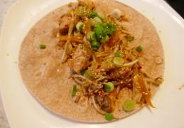 Wraps met zalm teriyaki