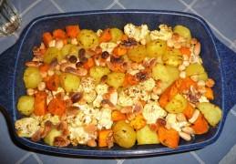 Traybake met bloemkool, pompoen, aardappel, Vadouvan & noten