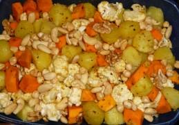 Traybake met bloemkool, pompoen, aardappel, Vadouvan & noten