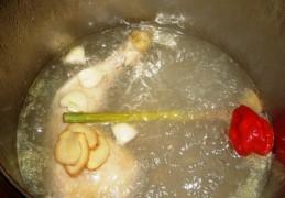 Kippen/groentesoep met Chinese kool