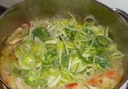 Kippen/groentesoep met Chinese kool